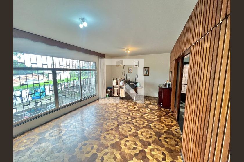 Casa, 3 quartos, 250 m² - Foto 1