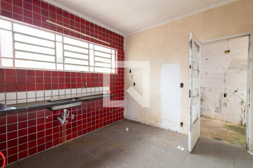 Casa à Venda - Taquaral, 2 Quartos,  240 m2 em , Campinas - sp | SoloBR