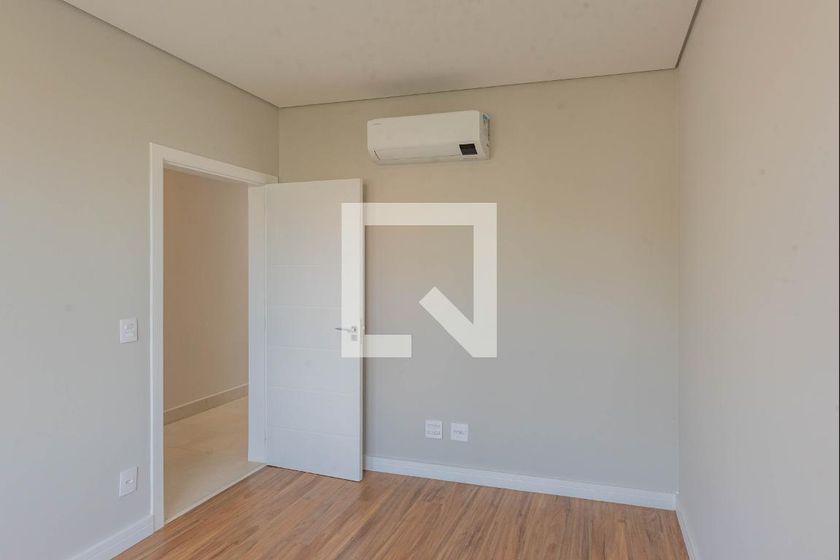 Casa à Venda - Swiss Park, 3 Quartos,  210 m2 em , Campinas - sp | SoloBR