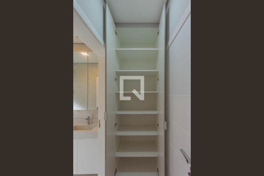 Casa à Venda - Swiss Park, 3 Quartos,  210 m2 em , Campinas - sp | SoloBR