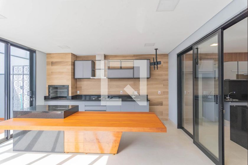 Casa à Venda - Swiss Park, 3 Quartos,  210 m2 em , Campinas - sp | SoloBR