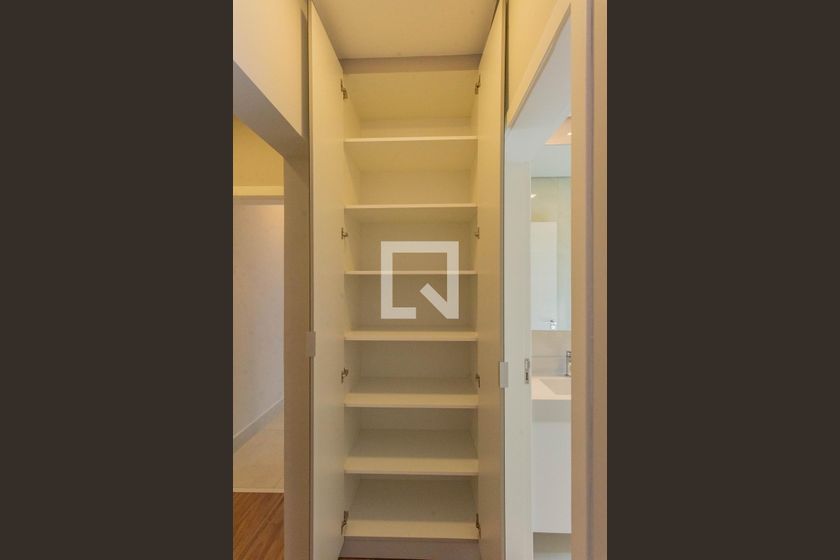 Casa à Venda - Swiss Park, 3 Quartos,  210 m2 em , Campinas - sp | SoloBR