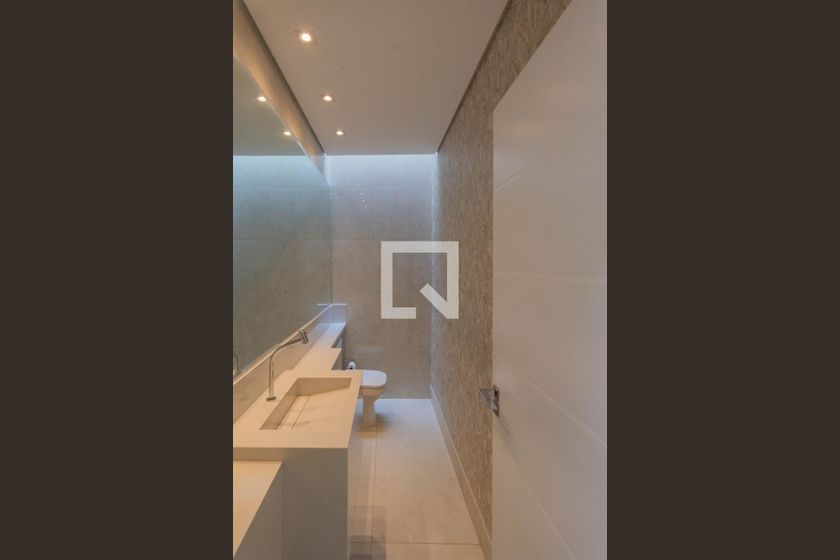 Casa à Venda - Swiss Park, 3 Quartos,  210 m2 em , Campinas - sp | SoloBR