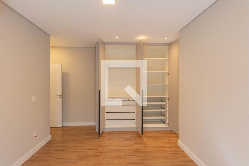 Casa à Venda - Swiss Park, 3 Quartos,  210 m2 em , Campinas - sp | SoloBR