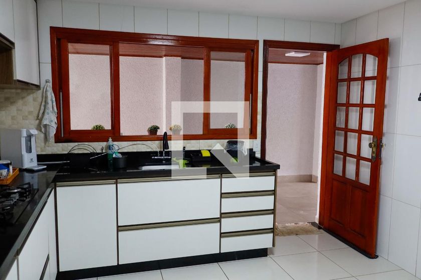 Casa, 4 quartos, 250 m² - Foto 31