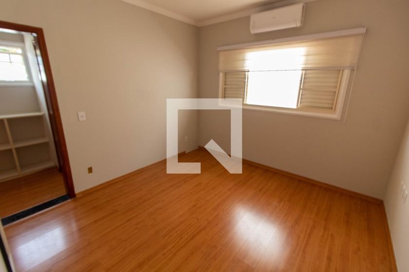 Casa à Venda - Mansões Santo Antônio, 4 Quartos,  275 m2 em , Campinas - sp | SoloBR