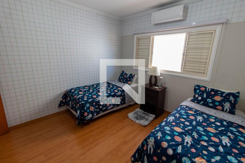 Casa à Venda - Mansões Santo Antônio, 4 Quartos,  275 m2 em , Campinas - sp | SoloBR