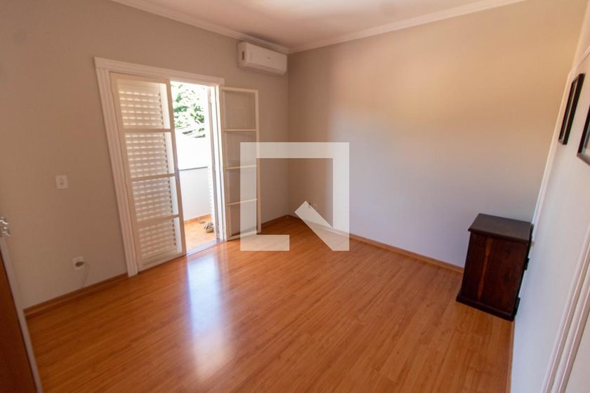 Casa à Venda - Mansões Santo Antônio, 4 Quartos,  275 m2 em , Campinas - sp | SoloBR