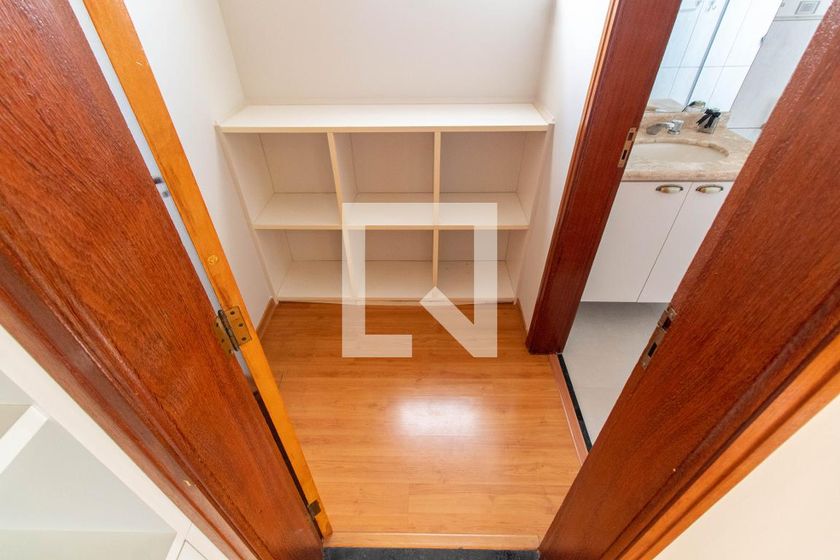 Casa à Venda - Mansões Santo Antônio, 4 Quartos,  275 m2 em , Campinas - sp | SoloBR