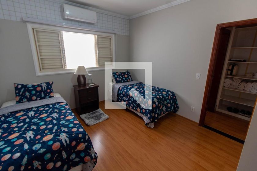 Casa à Venda - Mansões Santo Antônio, 4 Quartos,  275 m2 em , Campinas - sp | SoloBR