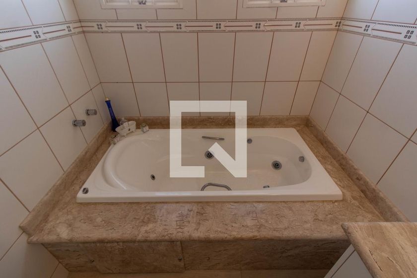 Casa à Venda - Mansões Santo Antônio, 4 Quartos,  275 m2 em , Campinas - sp | SoloBR