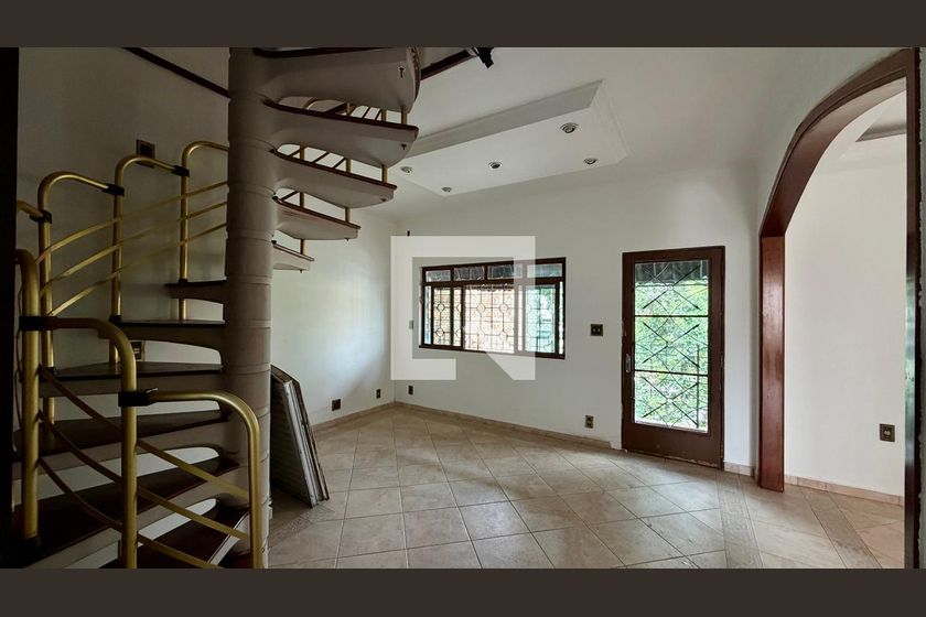 Casa, 5 quartos, 130 m² - Foto 1