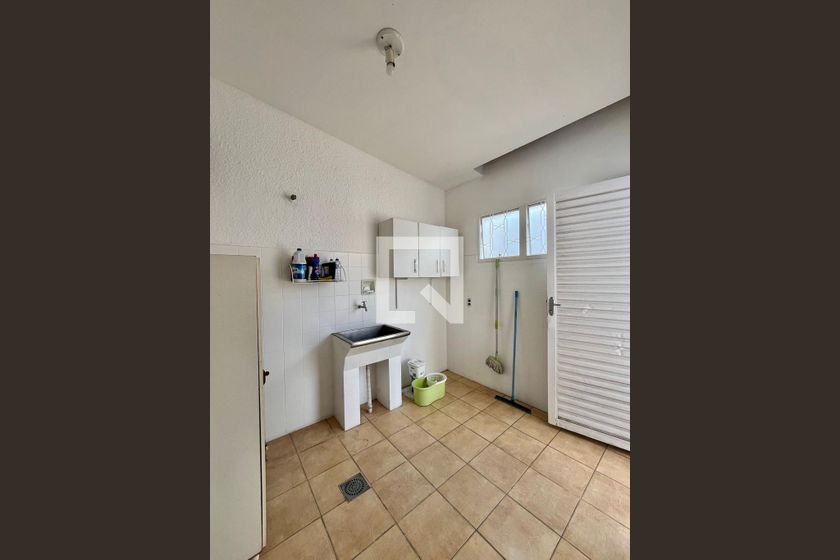 Casa à Venda - Jardim Flamboyant, 3 Quartos,  197 m2 em , Campinas - sp | SoloBR