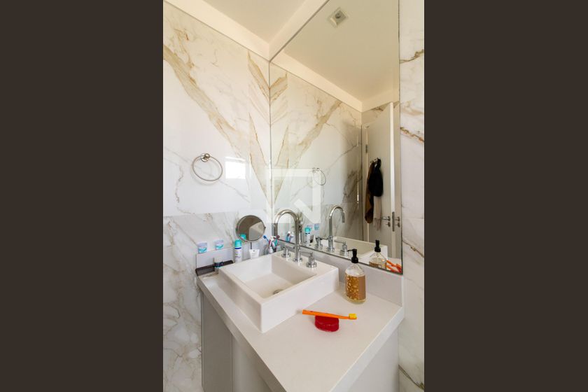 Apartamento à Venda - Lot. Alphaville Campinas, 4 Quartos,  215 m2 em , Campinas - sp | SoloBR