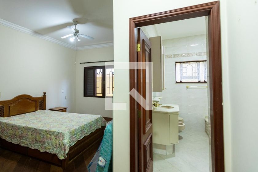 Casa à Venda - Nova Campinas, 4 Quartos,  488 m2 em , Campinas - sp | SoloBR