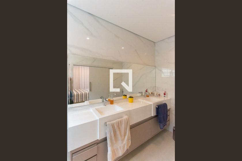 Casa à Venda - Swiss Park, 3 Quartos,  330 m2 em , Campinas - sp | SoloBR