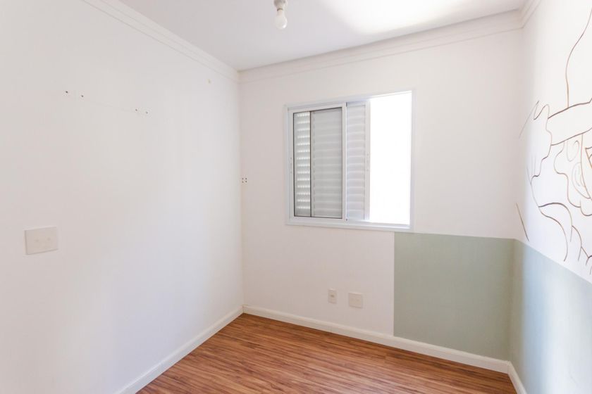 Apartamento em Jardim Utinga - Daha fazla