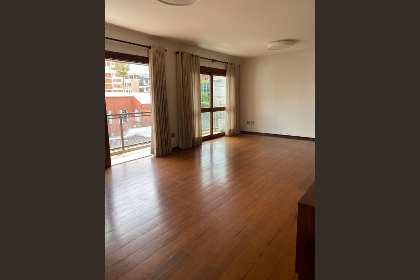 Apartamento com 3 quartos à venda em Menino Deus, Porto Alegre por R$ 790.000,00