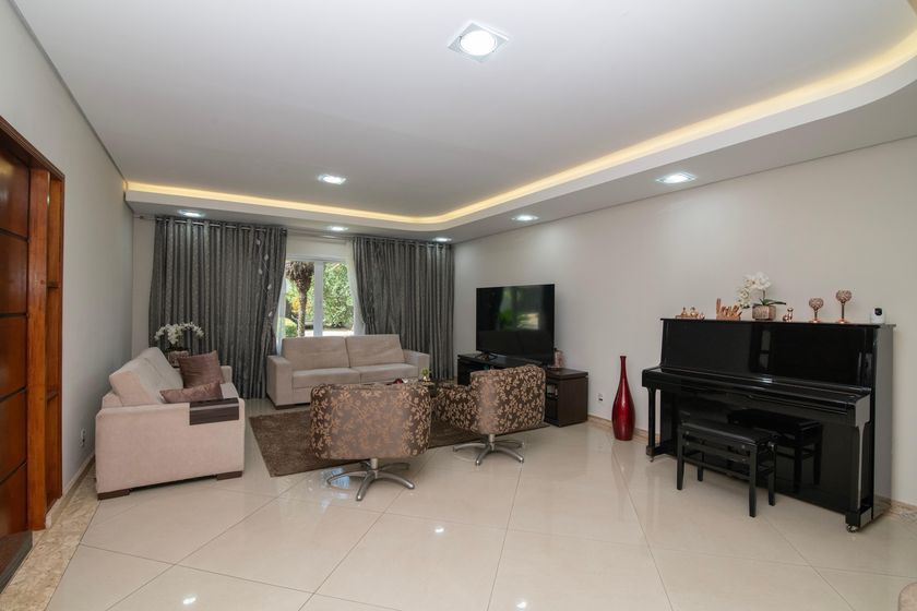 Kuća, 340 m²