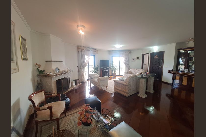 4-bed apartment, 210 m²