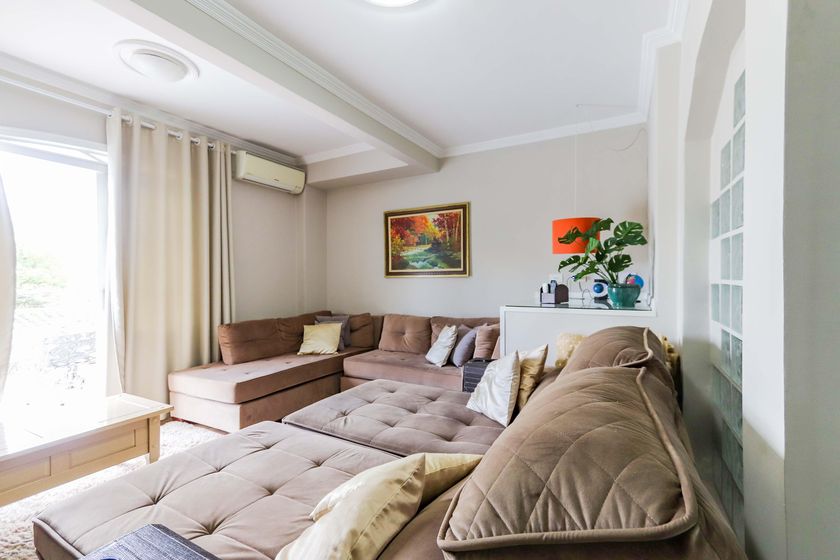 Casacondominio em Adalgisa - Mehr