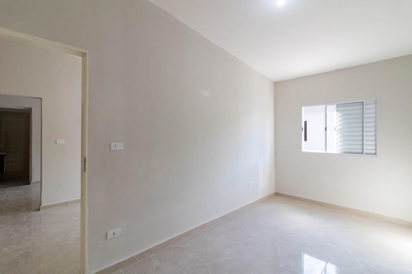 Casacondominio em Cabuçu - Mehr