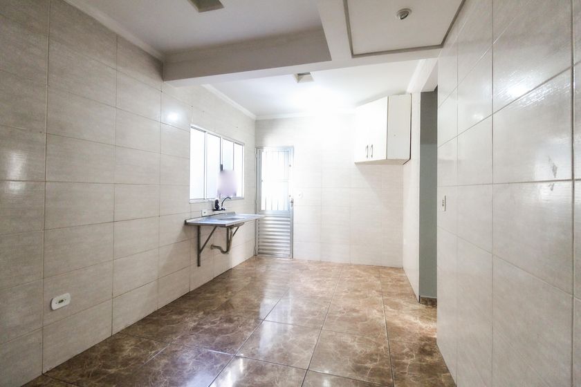 Casa em Conjunto Habitacional Aguia de Haia - Widok 3