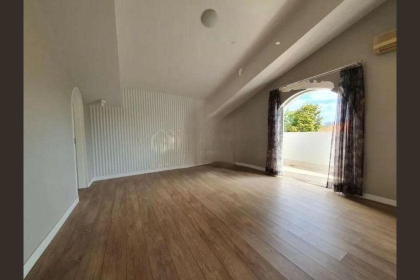 Casa em Jardim Leonor – pohled 2