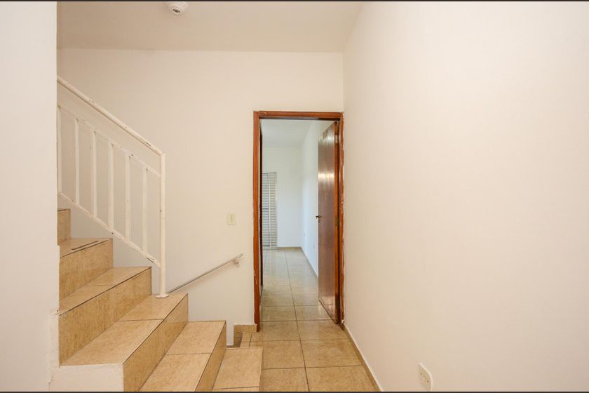 Casa em Vila Serralheiro - Więcej