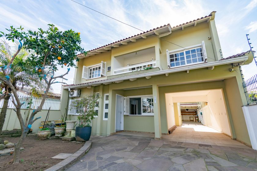 Casa com 4 quartos para alugar em Fátima, Canoas por R$ 4.900,00