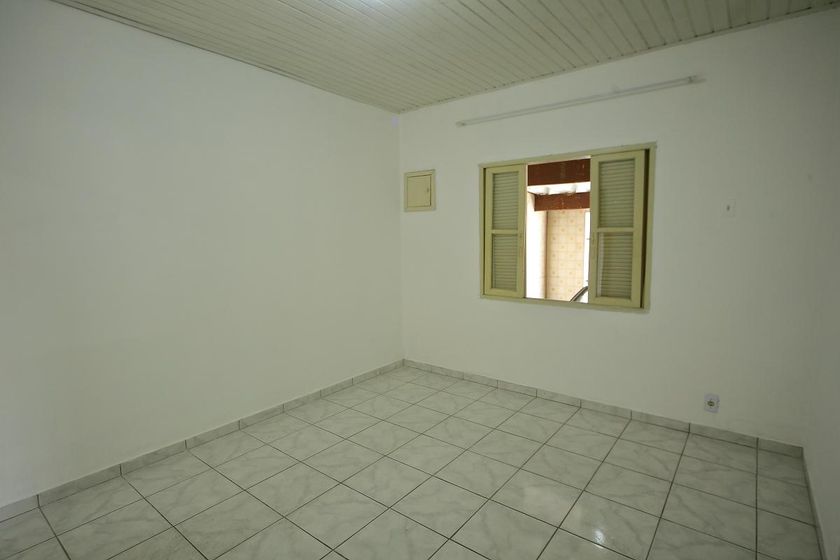 Casa em Alves Dias - Mehr