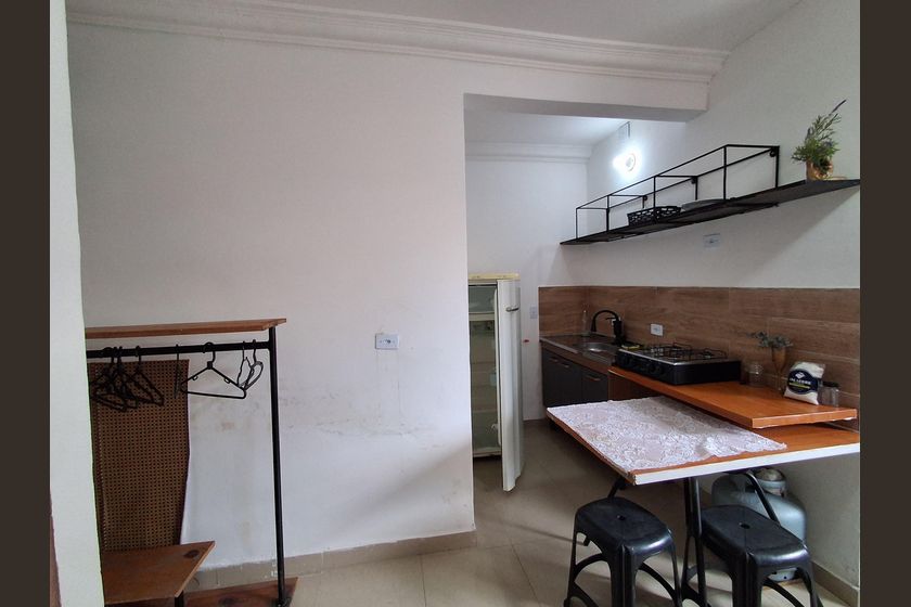 Studio com 1 quarto para alugar em Princesa, Praia Grande por R$ 1.765,00