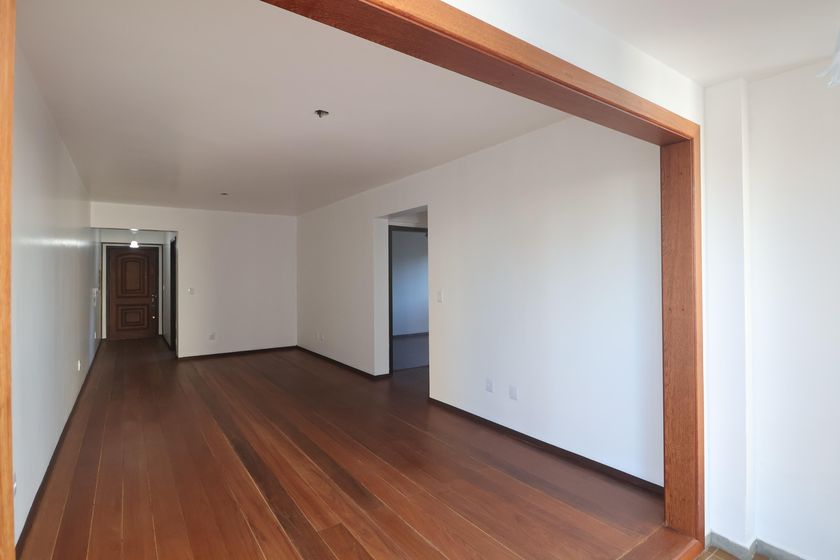 Apartamento com 2 quartos para alugar em Centro, Canoas por R$ 3.000,00