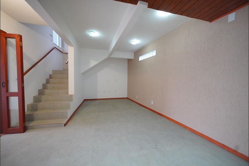 3-Bedroom House for Rent in Campeche, Florianópolis for R$ 6,270.00