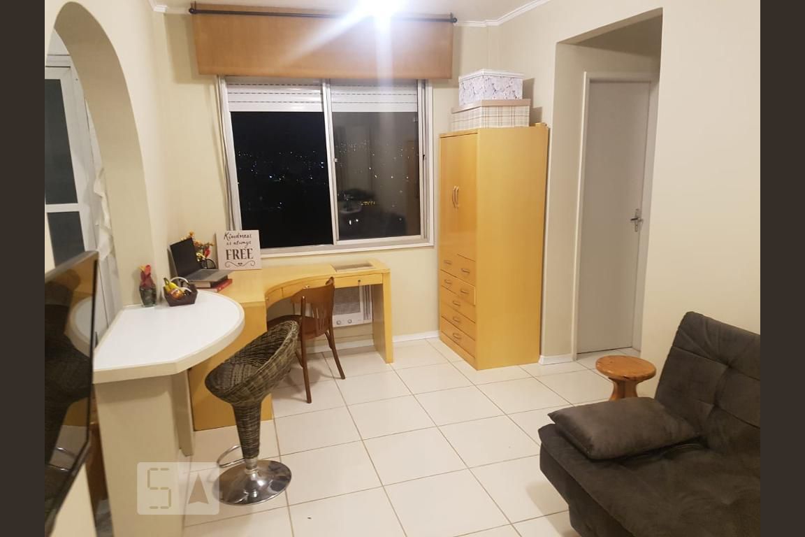 Apartamento para alugar com 1 quarto em Cristal , Porto Alegre por R 1