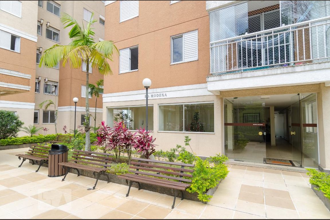 Alugue ou compre no condomínio em Avenida Francisco de Paula